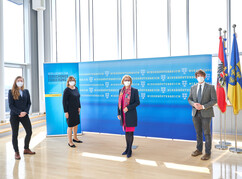 Claudia Gusenbauer, GFF-Geschäftsführerin Barbara Schwarz, Landeshauptfrau...