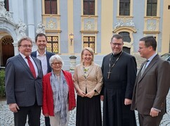Eröffnungsrunde im Hof der Stift Dürnstein
